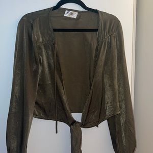 Long sleeve green top